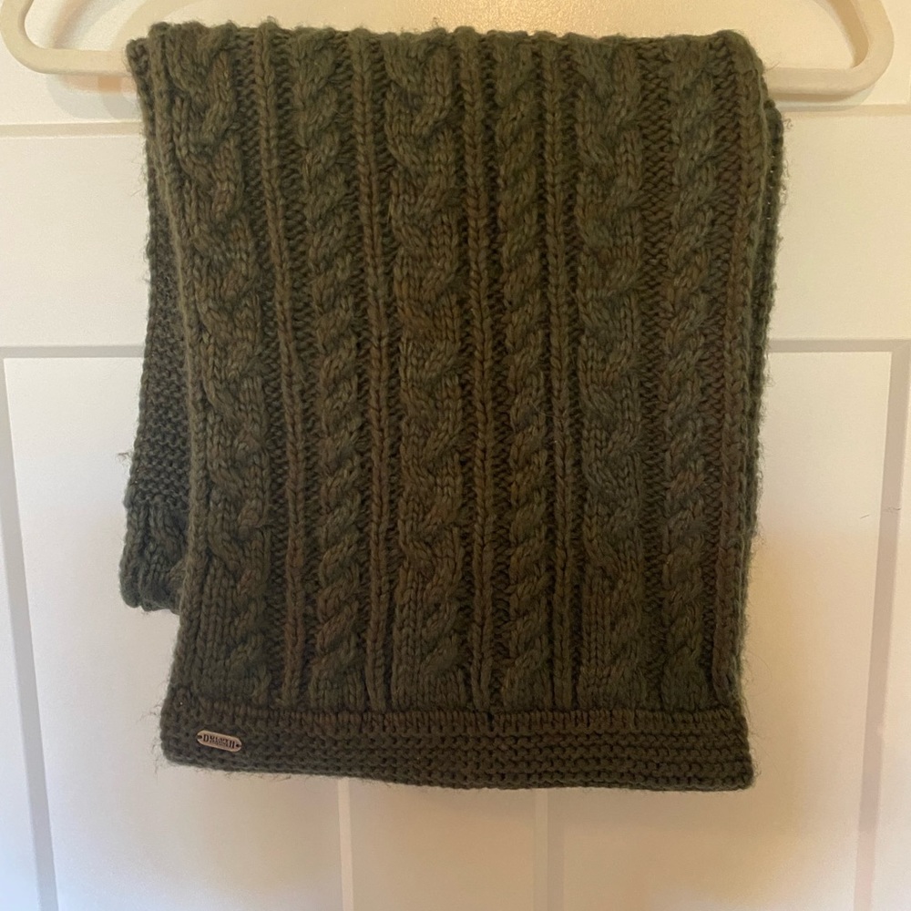 Duluth Trading Co Cable infinity scarf in forest green